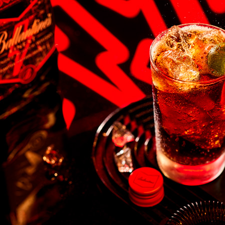 Cocktail del whisky Ballantine's ACDC