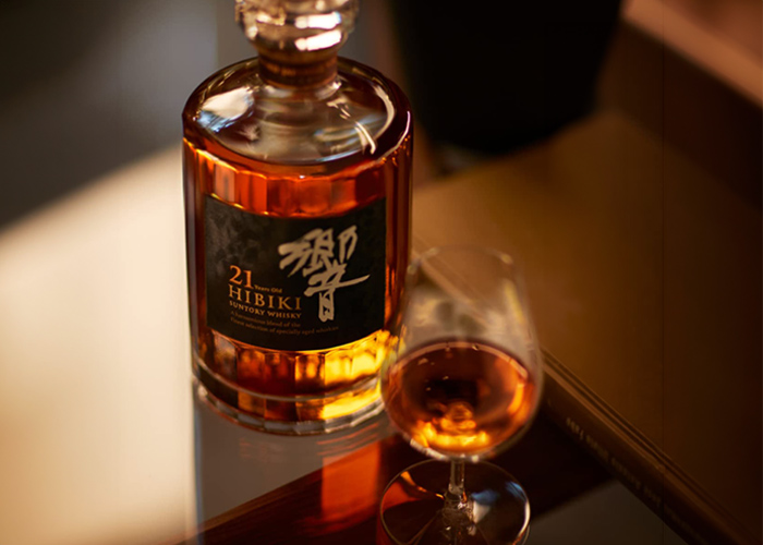 Edición centenario Suntory whisky Hibiki Japanese Harmony